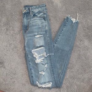 Light washed american eagle jeans!